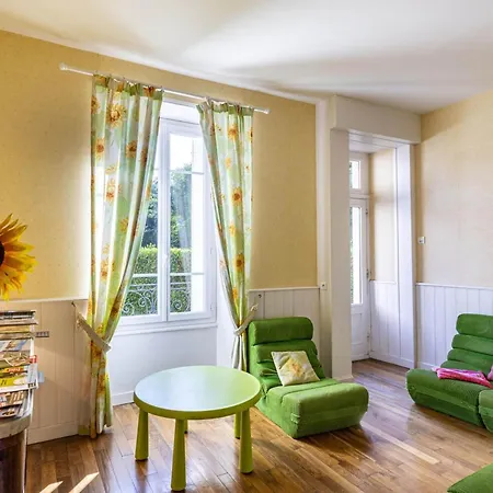 Grande Maison De Caractere Avec Parc Arbore Pres De Super Lioran - 5 Chambres, Toutes Charges Incluses - Fr-1-742-61